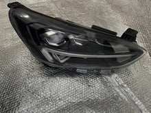 Laden Sie das Bild in den Galerie-Viewer, Frontscheinwerfer Ford Focus JX7B-13E014-CE FULL LED Rechts Headlight