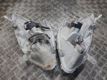 Laden Sie das Bild in den Galerie-Viewer, Frontscheinwerfer Toyota Corolla Verso Ein Satz Scheinwerfer Headlight SCH5487784266sm