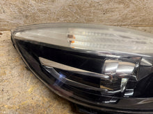 Load image into Gallery viewer, Frontscheinwerfer Renault Scenic 89906003 Ein Satz Scheinwerfer Headlight SCH5303145727lt