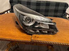 Load image into Gallery viewer, Frontscheinwerfer Toyota Yaris LED Rechts Scheinwerfer Headlight