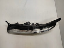 Laden Sie das Bild in den Galerie-Viewer, Frontscheinwerfer Mitsubishi Eclipse Cross EDM92205010 LED Links Headlight