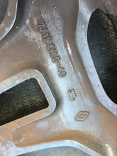 Load image into Gallery viewer, 1x Alufelge 19 Zoll 7.0" 5x114.3 40ET Glanz Graphit 403001301R Mg Kadjar FEL8933165907cb