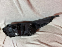 Laden Sie das Bild in den Galerie-Viewer, Frontscheinwerfer Kia Ceed 92102J7100 Rechts Scheinwerfer Headlight