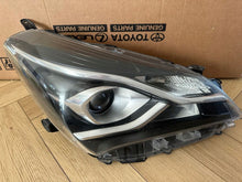Laden Sie das Bild in den Galerie-Viewer, Frontscheinwerfer Toyota Corolla Full LED Rechts Scheinwerfer Headlight SCH8201224384fw