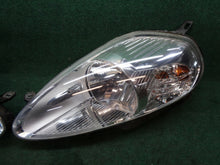 Laden Sie das Bild in den Galerie-Viewer, Frontscheinwerfer Fiat Grande Punto 89101387 89101388 Ein Satz Headlight SCH8813866030gp