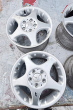Load image into Gallery viewer, 4x Alufelge 16 Zoll 6.5" 5x112 56ET Glanz Silber 1684010902 Mercedes-Benz FEL6402975537yb