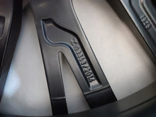 Load image into Gallery viewer, 1x Alufelge 18 Zoll 7.5" 5x112 25ET Glanz Schwarz 6885305 BMW 3 G21 G20 FEL9763821708wo