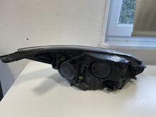 Laden Sie das Bild in den Galerie-Viewer, Frontscheinwerfer Ford Focus III BM51-13W030-CK Links Scheinwerfer Headlight