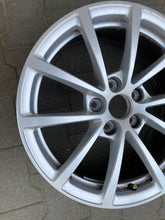 Load image into Gallery viewer, 1x Alufelge 17 Zoll 7.5&quot; 5x112 4K0601025 Audi A6 Rim Wheel