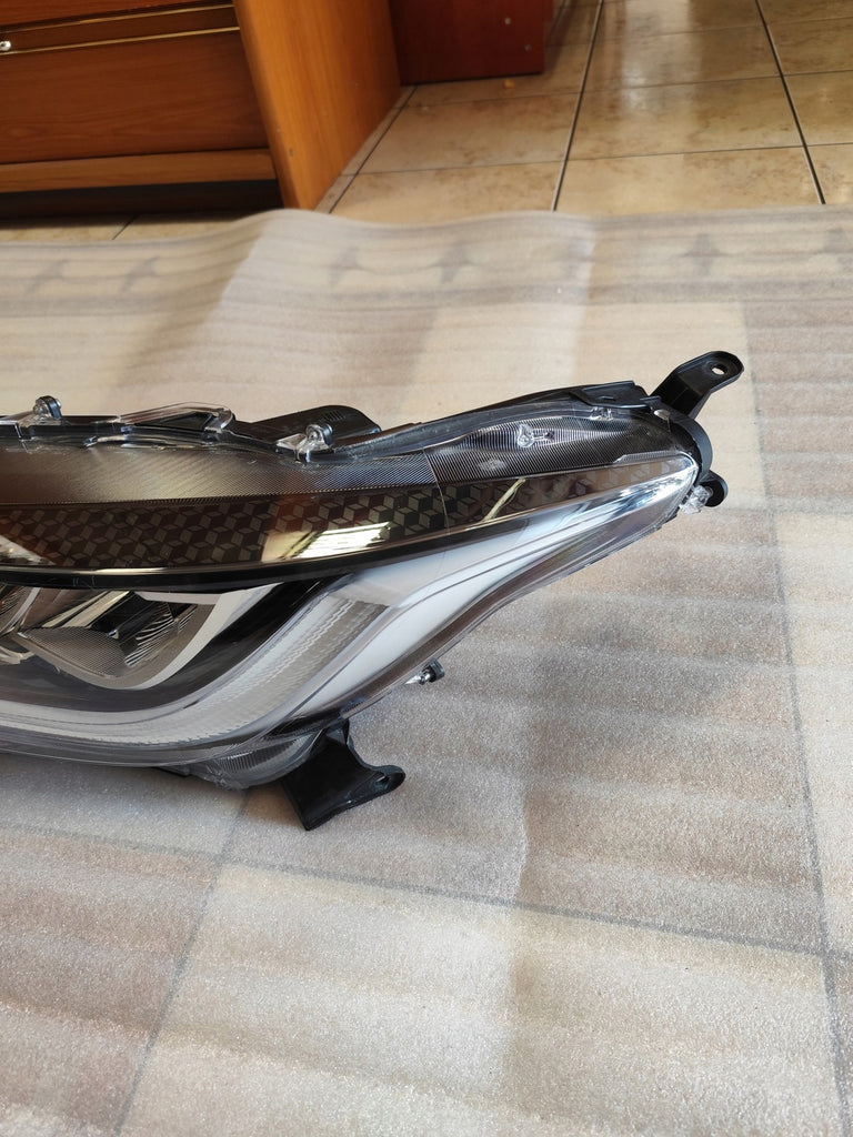 Frontscheinwerfer Toyota Yaris EUK0-8 LED Links Scheinwerfer Headlight SCH2139761572vw