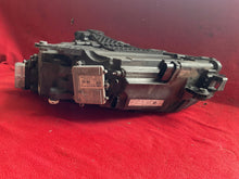 Laden Sie das Bild in den Galerie-Viewer, Frontscheinwerfer Skoda Superb III 3V1941016E Rechts Scheinwerfer Headlight SCH8429991941yp