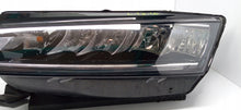 Laden Sie das Bild in den Galerie-Viewer, Frontscheinwerfer Skoda Octavia IV Nx3 5E4941015 Full LED Links Headlight SCH3715297501vy