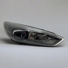 Laden Sie das Bild in den Galerie-Viewer, Frontscheinwerfer Ford Focus III F1EB-13D154-CE Xenon Rechts Headlight