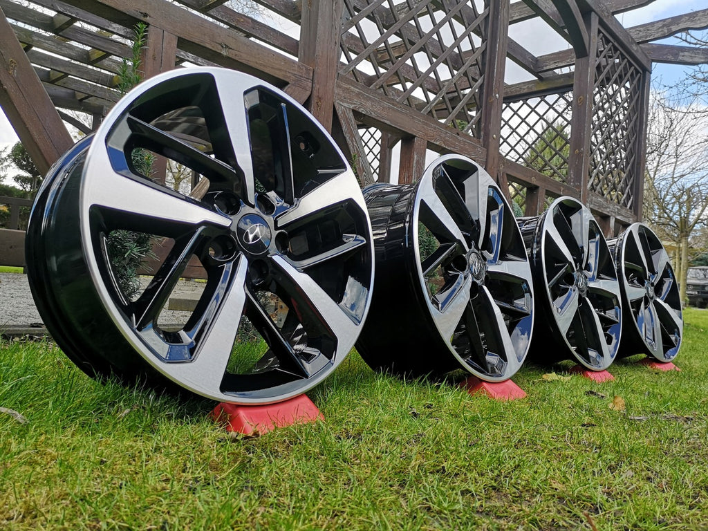 4x Alufelge 18 Zoll 7.5" 5x114.3 52ET Glanz Schwarz 52910-J9300 Hyundai Kona