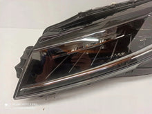 Laden Sie das Bild in den Galerie-Viewer, Frontscheinwerfer Skoda Superb III 3V1941015D LED Links Scheinwerfer Headlight