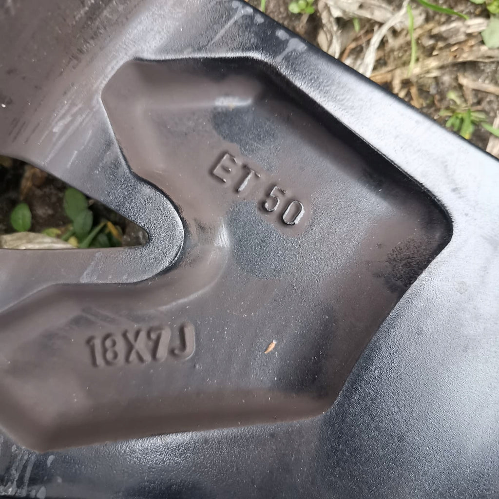 1x Alufelge 18 Zoll 7.0" 5x114.3 50ET Glanz Schwarz CMS1305-8 Toyota C-Hr FEL4481749204cw