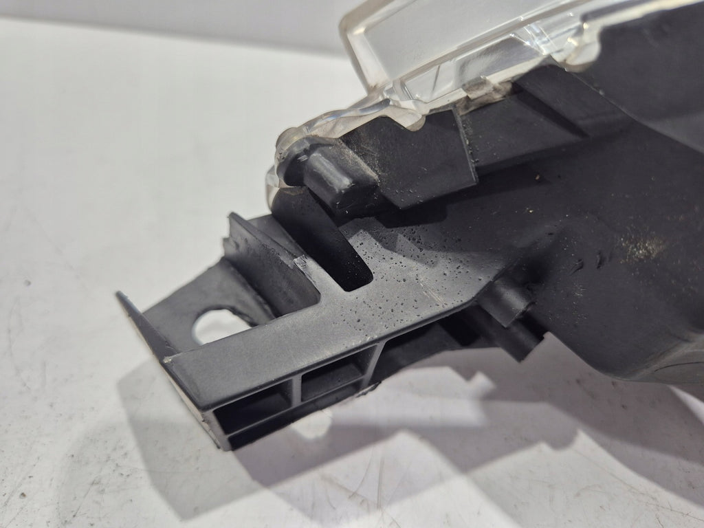 Frontscheinwerfer Citroën C-Crosser P7142R P7143R Xenon Rechts Headlight SCH8197850852if