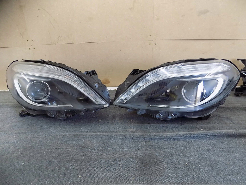 Frontscheinwerfer Mercedes-Benz W246 A2468207761 Xenon Rechts oder Links