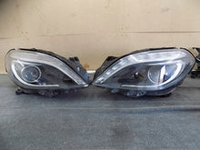 Laden Sie das Bild in den Galerie-Viewer, Frontscheinwerfer Mercedes-Benz W246 A2468207761 Xenon Rechts oder Links