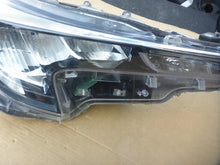 Laden Sie das Bild in den Galerie-Viewer, Frontscheinwerfer Toyota Corolla 81110-02S60 Rechts Scheinwerfer Headlight SCH4009030927ak