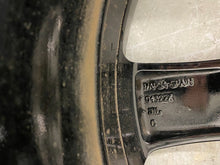 Laden Sie das Bild in den Galerie-Viewer, 1x Alufelge 17 Zoll 7.0" 4x108 38ET Glanz Schwarz 39182183 Opel Corsa F FEL7756430098yv