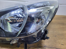 Laden Sie das Bild in den Galerie-Viewer, Frontscheinwerfer Mazda 2 DB5J-51040 Links Scheinwerfer Headlight