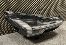 Load image into Gallery viewer, Frontscheinwerfer Volvo 80000628 8891884332 20240109 LED Rechts Headlight SCH9566369177wx