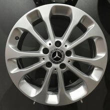 Laden Sie das Bild in den Galerie-Viewer, 4x Alufelge 17 Zoll 6.5" 5x112 38ET Glanz Silber A1564011700 Mercedes-Benz X156 FEL4541896400fh