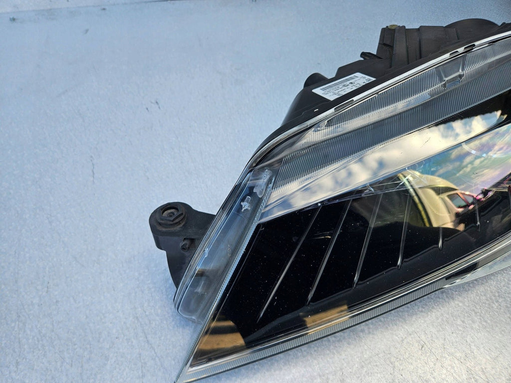 Frontscheinwerfer Skoda Superb 3V1941015B 1ZS01193925 Links Headlight SCH2319136720wy