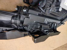 Laden Sie das Bild in den Galerie-Viewer, Frontscheinwerfer Citroën C-Crosser Xenon Ein Stück (Rechts oder Links)