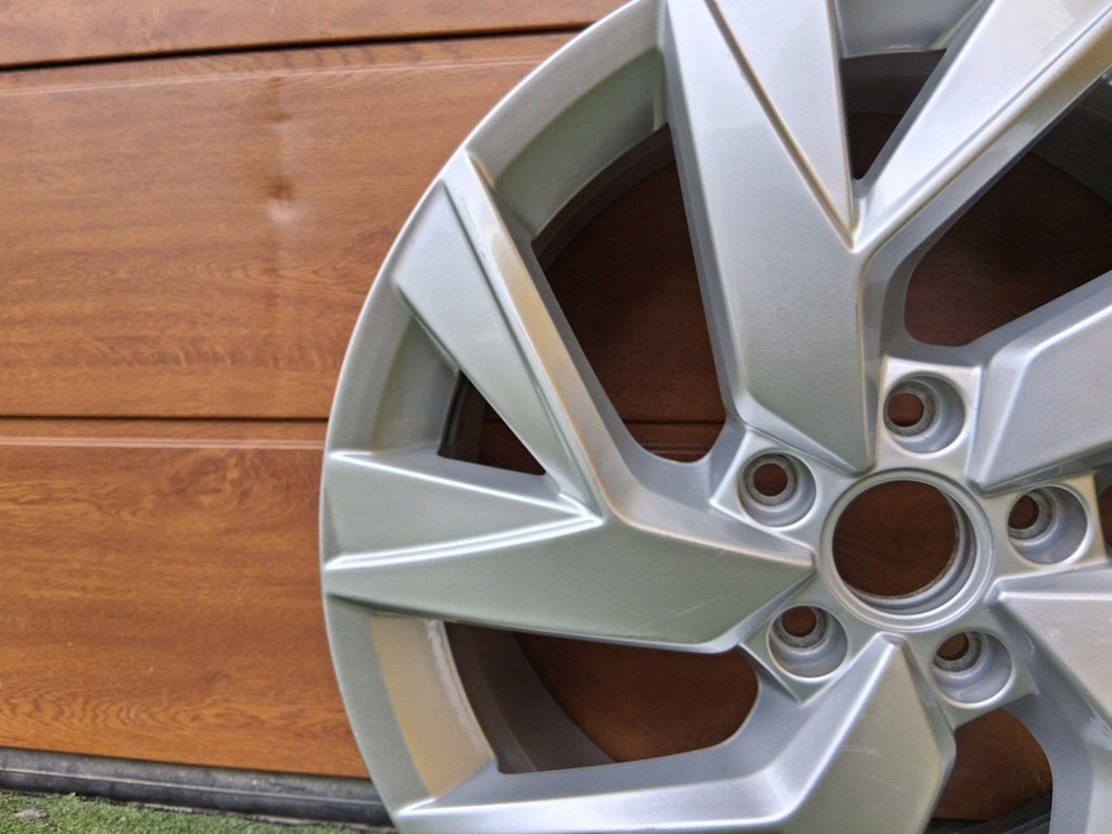 1x Alufelge 18 Zoll 7.0" 5x112 43ET Glanz Silber 5NA601025AD VW Tiguan Rim Wheel FEL4005419074bt