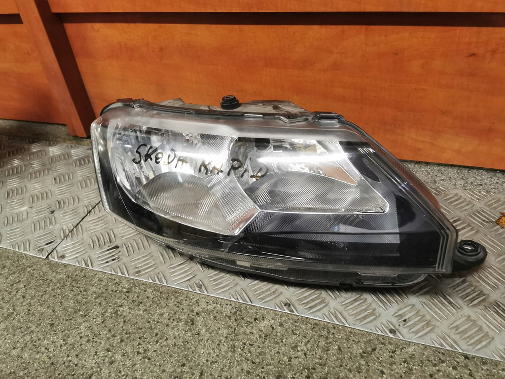 Frontscheinwerfer Skoda Rapid 5JB941016 Rechts Scheinwerfer Headlight SCH4384699671dc