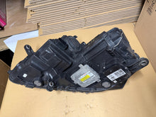 Laden Sie das Bild in den Galerie-Viewer, Frontscheinwerfer VW Passat B7 90005333 Rechts Scheinwerfer Headlight SCH6415926430jb