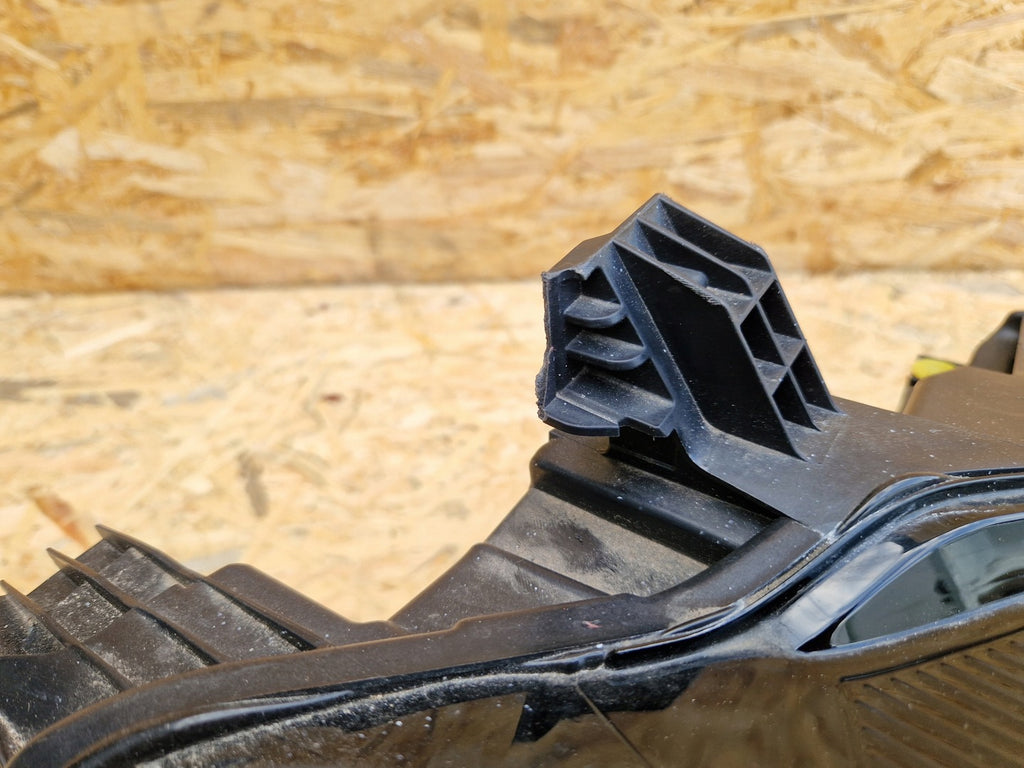 Frontscheinwerfer VW 10B941006C Rechts Scheinwerfer Headlight SCH9685946024ur