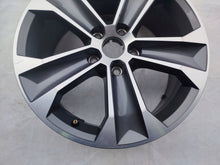 Laden Sie das Bild in den Galerie-Viewer, 1x Alufelge 17 Zoll 7.0&quot; 5x112 45ET 575601025C Seat Ateca Rim Wheel