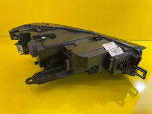 Laden Sie das Bild in den Galerie-Viewer, Frontscheinwerfer Skoda Superb 3P1941015 LED Links Scheinwerfer Headlight SCH1715856709mz