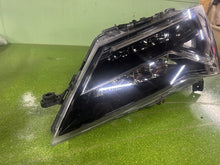 Laden Sie das Bild in den Galerie-Viewer, Frontscheinwerfer Seat Leon 5F1941007K Links Scheinwerfer Headlight SCH7412834255lm