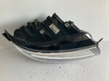 Laden Sie das Bild in den Galerie-Viewer, Frontscheinwerfer VW Transporter 7E19419036A LED Rechts Scheinwerfer Headlight