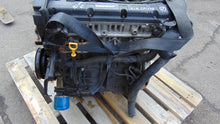 Laden Sie das Bild in den Galerie-Viewer, Motor Kia Carens II G4GC 2.0 139PS Benzin Engine Komplett