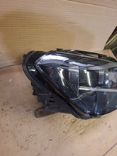 Laden Sie das Bild in den Galerie-Viewer, Frontscheinwerfer VW Caddy III 2K1941016A 1ED01228602 Rechts Headlight SCH8321773047hm