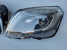 Laden Sie das Bild in den Galerie-Viewer, Frontscheinwerfer Mercedes-Benz X204 A2048201639 A2048201539 Xenon Ein Satz SCH2970140355cy