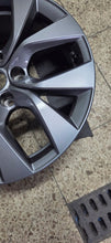 Laden Sie das Bild in den Galerie-Viewer, 1x Alufelge 17 Zoll 7.0" 5x114.3 35ET 403002540R Renault Captur I Arkana FEL2823432776ur
