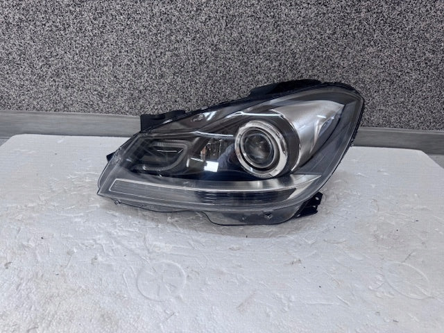 Frontscheinwerfer Mercedes-Benz W204 A2048204339 Links Scheinwerfer Headlight SCH9302321586yj