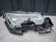 Laden Sie das Bild in den Galerie-Viewer, Frontscheinwerfer Seat Ateca 576941773A 576941774A Full LED Rechts oder Links