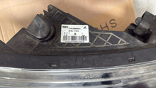 Load image into Gallery viewer, Frontscheinwerfer Hyundai I20 92102-4P500 Rechts Scheinwerfer Headlight