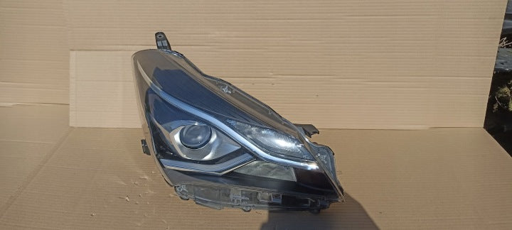 Frontscheinwerfer Toyota Yaris 81110-0D35006 Rechts Scheinwerfer Headlight SCH4346256441wz