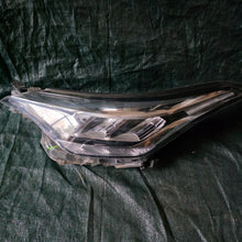 Laden Sie das Bild in den Galerie-Viewer, Frontscheinwerfer Toyota C-Hr Chr 81150-F4180 Links Scheinwerfer Headlight SCH3696733608fj