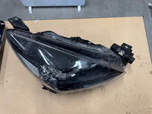 Load image into Gallery viewer, Frontscheinwerfer Mazda II DHM5-510K07 LED Rechts Scheinwerfer Headlight SCH8800456908pt