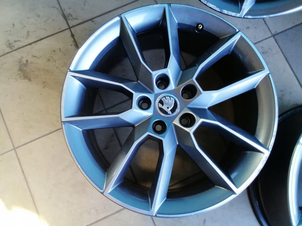 4x Alufelge 18 Zoll 7.5" 5x112 51ET 5E0601025 Skoda Superb I Rim Wheel FEL8810428979eu