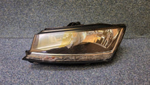 Laden Sie das Bild in den Galerie-Viewer, Frontscheinwerfer Skoda Fabia III 6V1941015D Links Scheinwerfer Headlight SCH1563775669dc